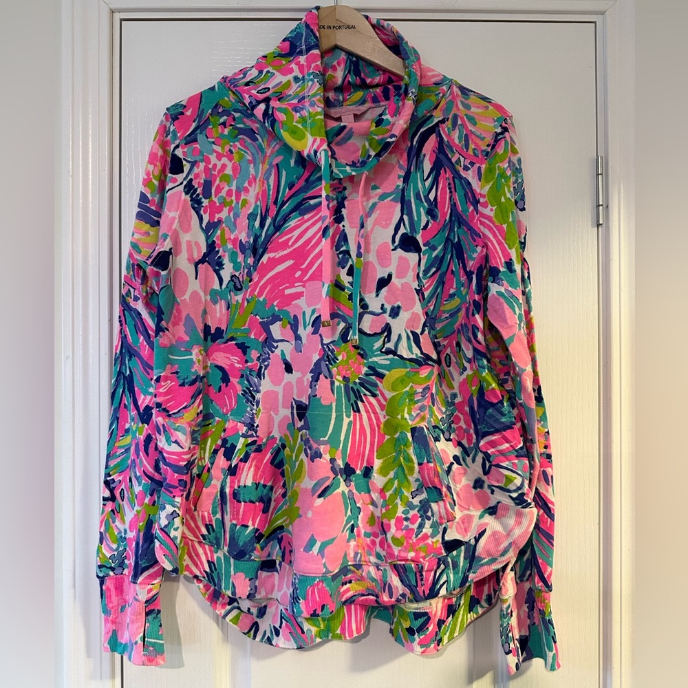 Lilly Pulitzer RARE 🦄 Gumbo Limbo Print / Cowl Neck